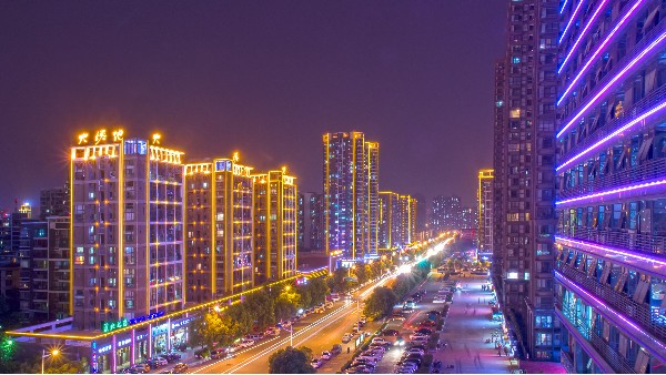 勾勒樓宇輪廓，讓建筑在夜色中綻放獨特魅力。